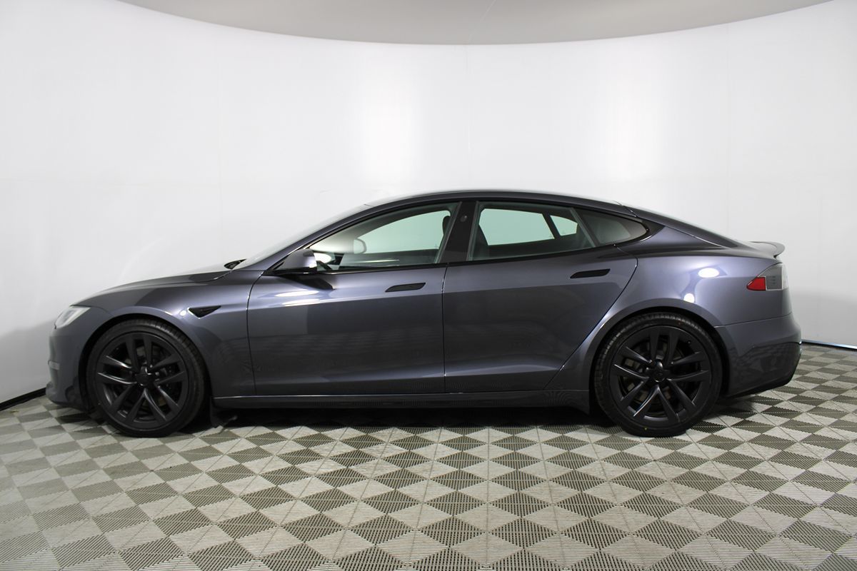2021 Tesla Model S Plaid photo 25