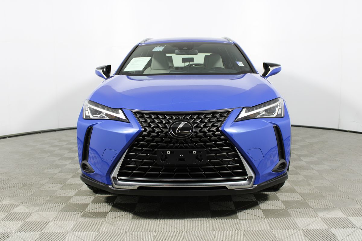 2022 Lexus UX 200 photo 2