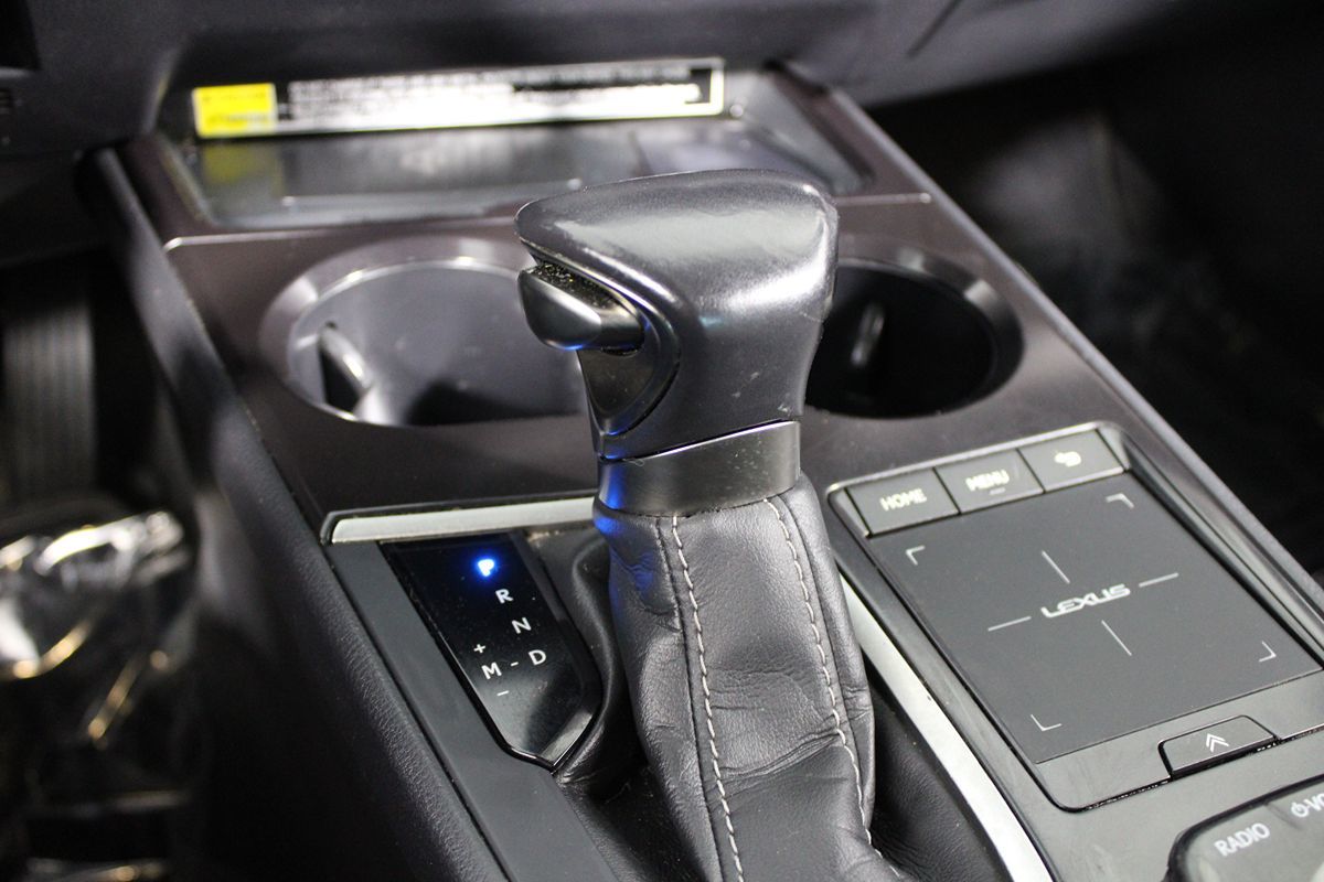 2022 Lexus UX 200 photo 20