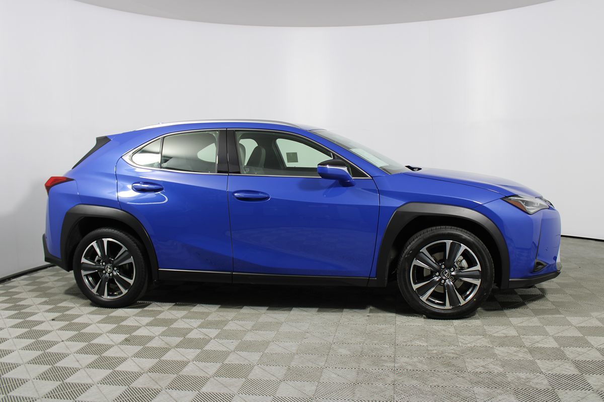 2022 Lexus UX 200 photo 32