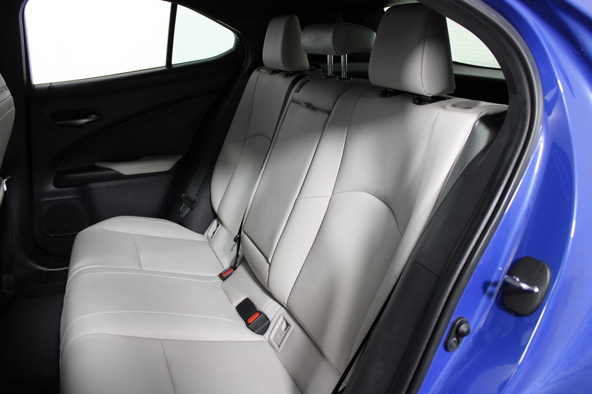 2022 Lexus UX 200 photo 25