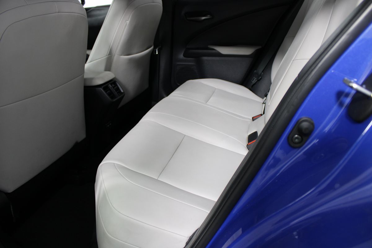 2022 Lexus UX 200 photo 26