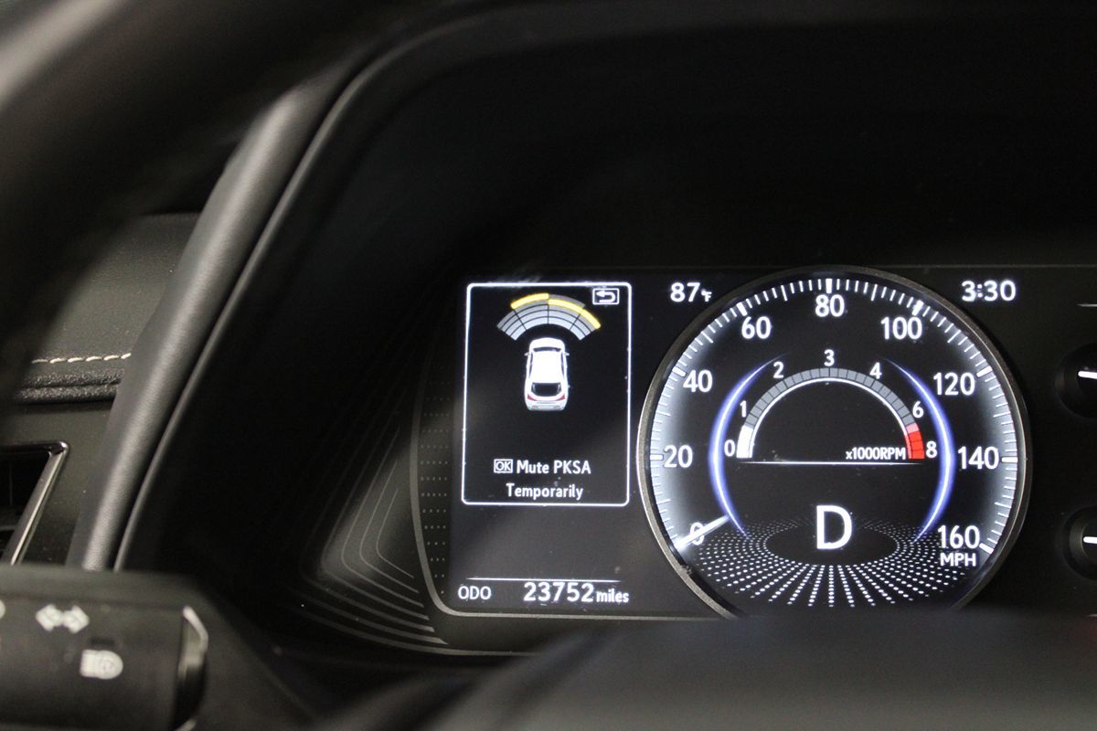 2022 Lexus UX 200 photo 22