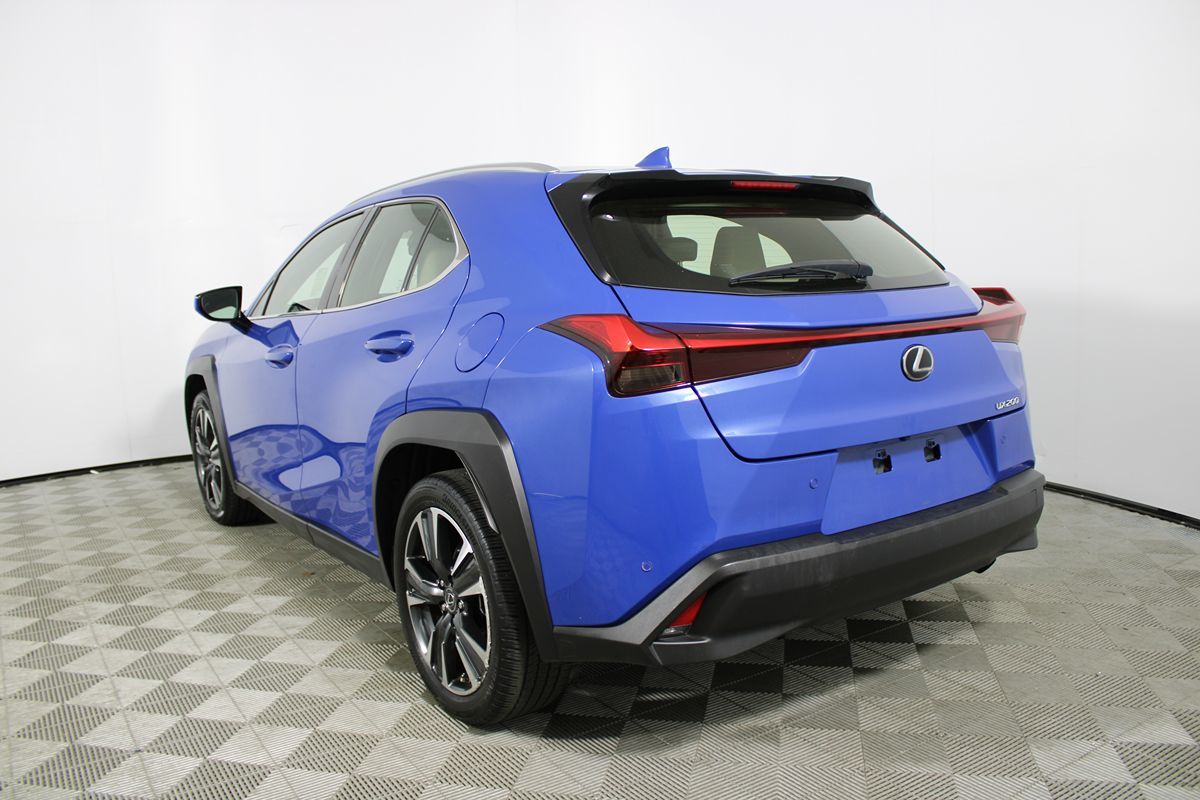 2022 Lexus UX 200 photo 30