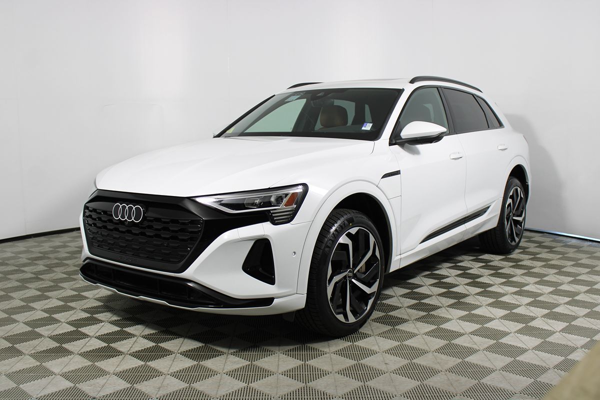 2024 Audi Q8 E-tron Premium Plus photo 2