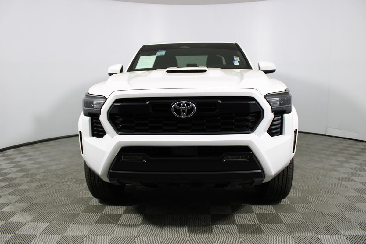2024 Toyota Tacoma TRD Sport photo 2