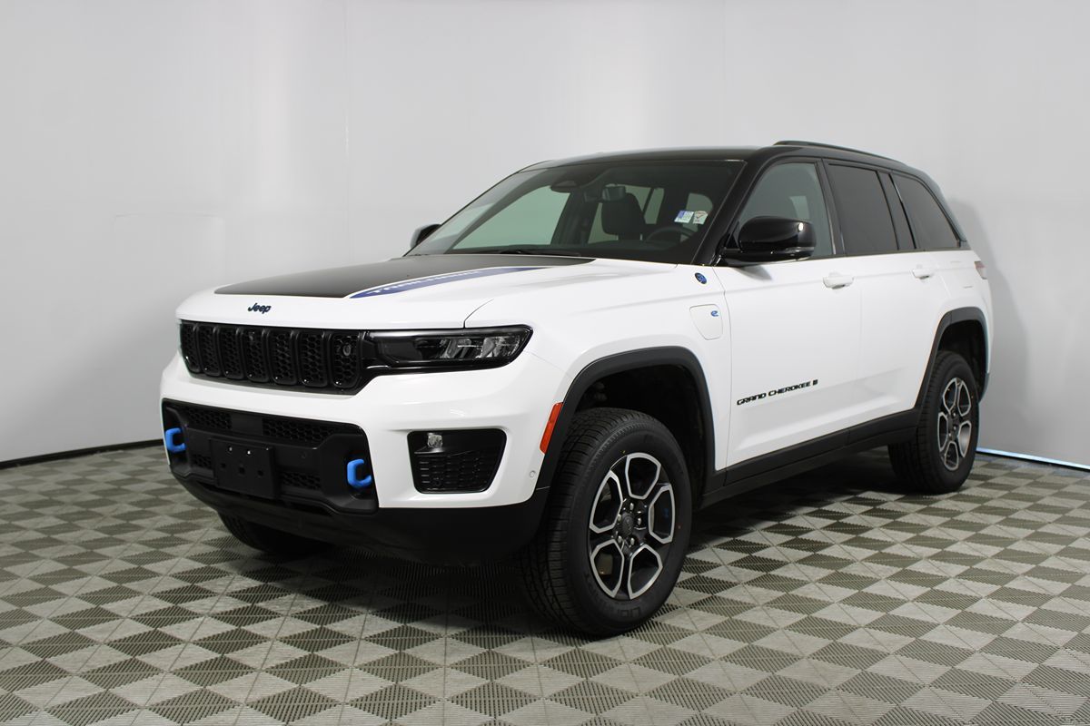 2023 Jeep Cherokee Trailhawk 4xe photo 2