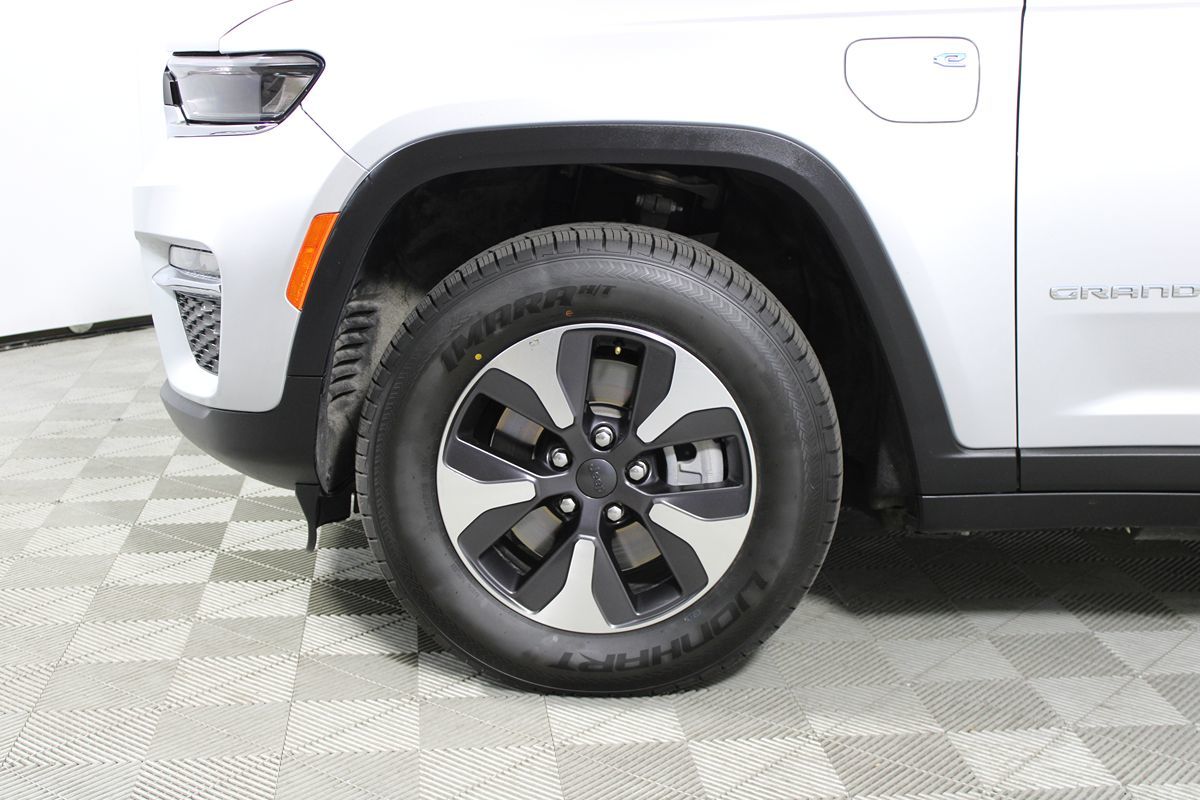 2023 Jeep Cherokee 4xe photo 4