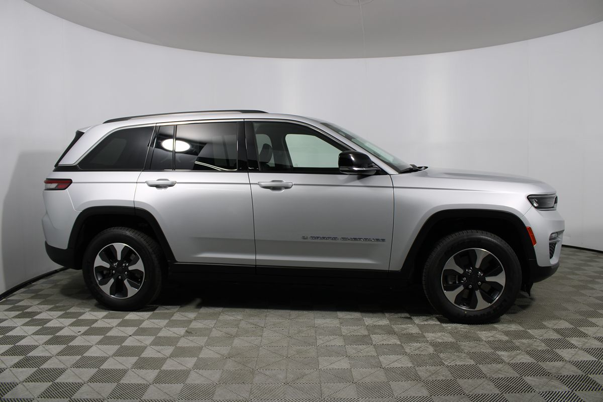 ワッペグレー Sold 2023 Jeep Grand Cherokee 4xe in Montclair