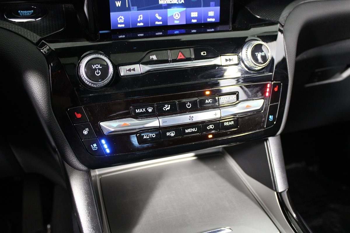 2022 Ford Explorer ST photo 6