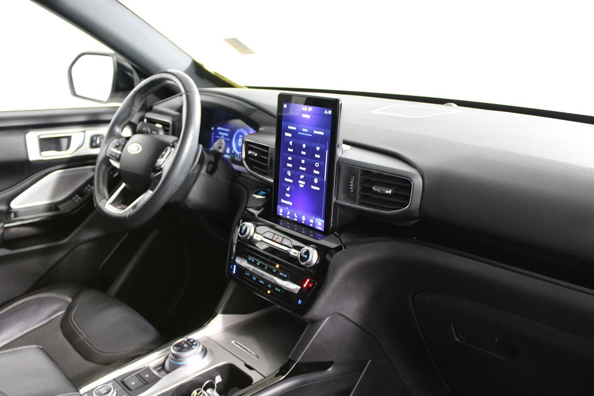 2022 Ford Explorer ST photo 21