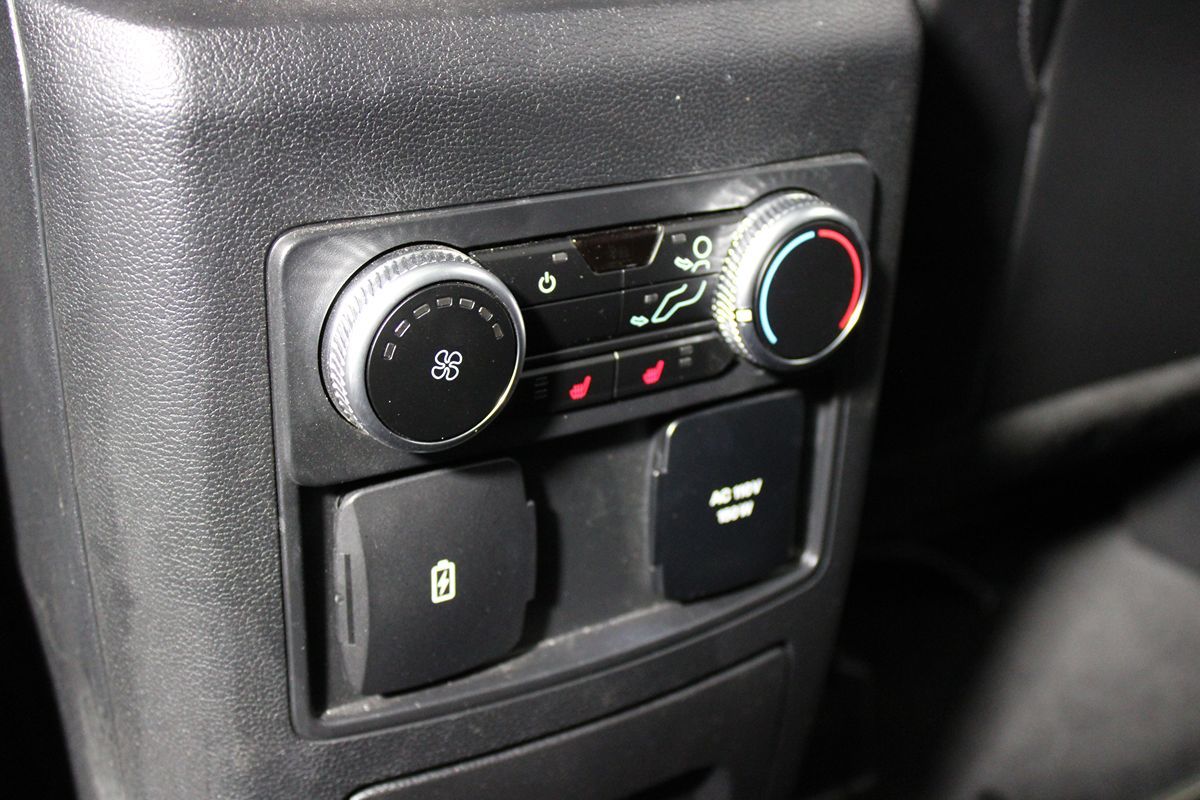 2022 Ford Explorer ST photo 29