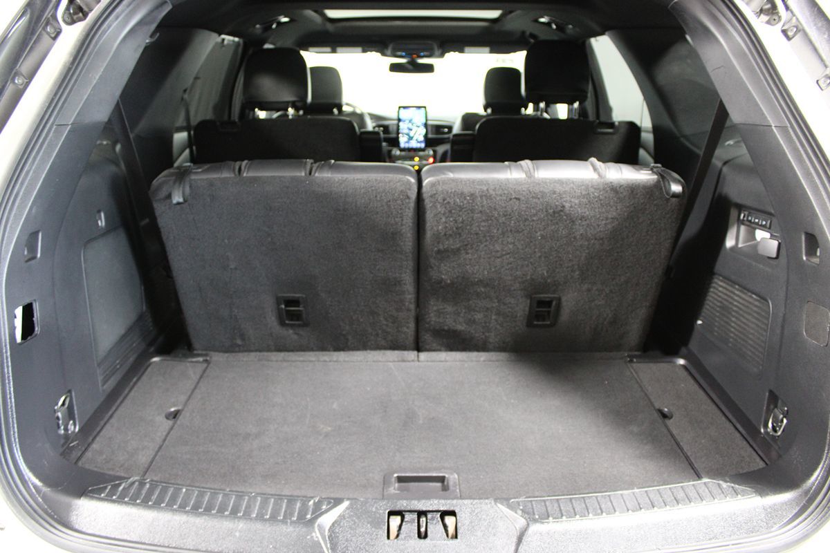 2022 Ford Explorer ST photo 40