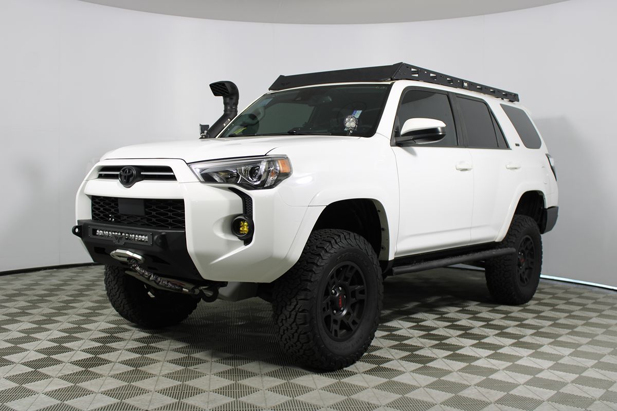 2021 Toyota 4Runner SR5 photo 3
