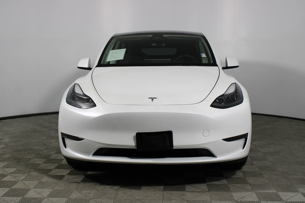 2025 Tesla Model Y Long Range photo 2