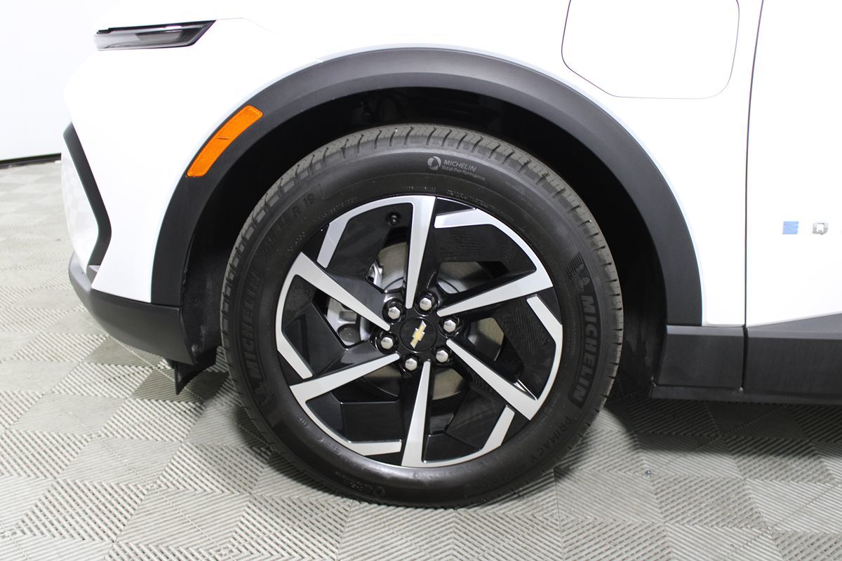 2025 Chevrolet Equinox EV 1LT photo 4