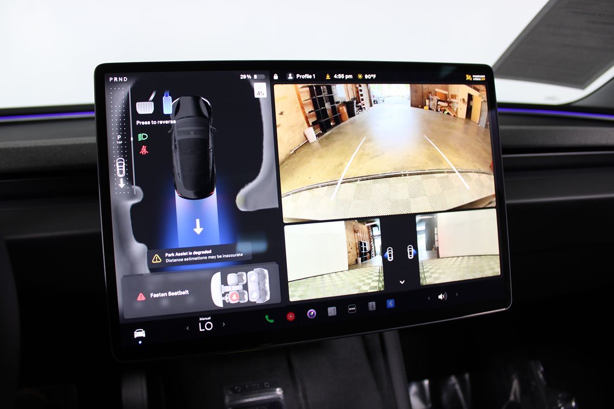 2025 Tesla Model 3 Long Range photo 15