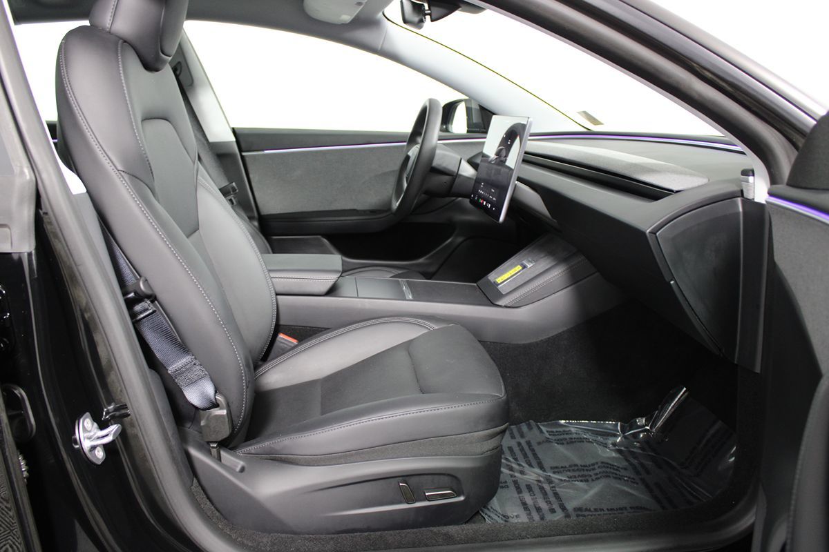 2025 Tesla Model 3 Long Range photo 8