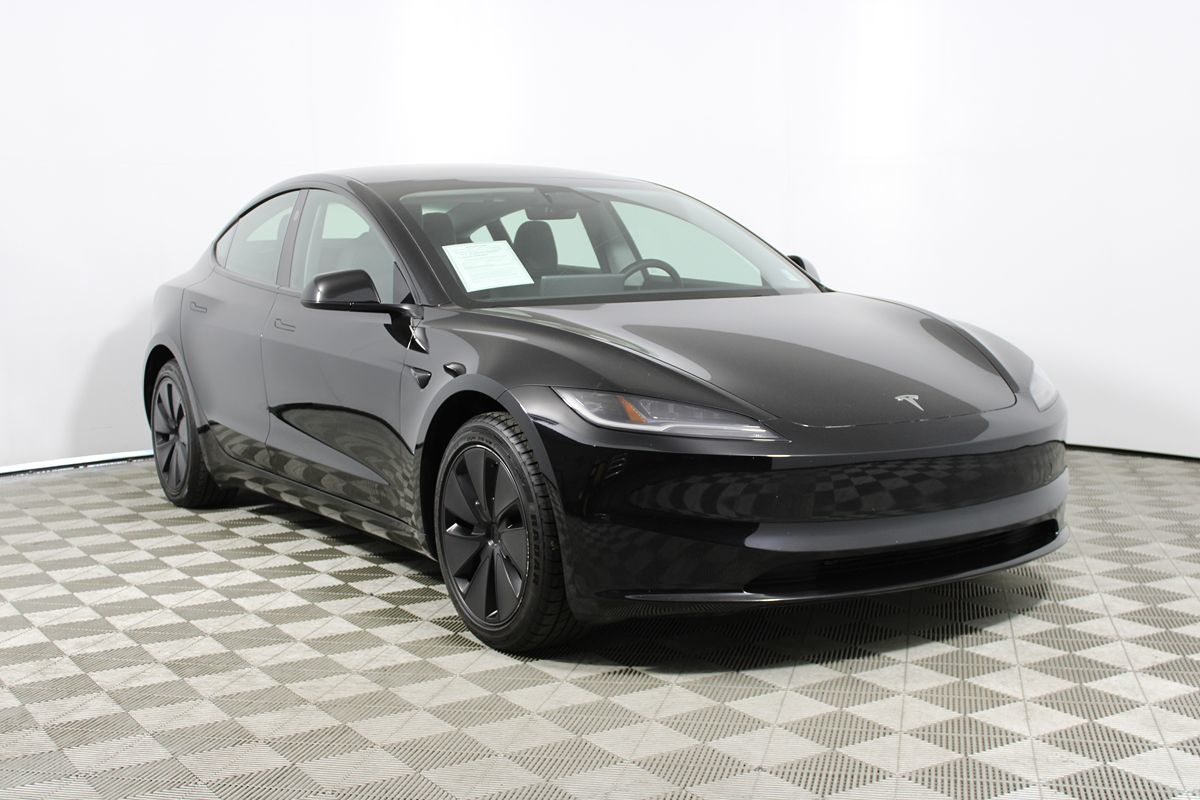 2025 Tesla Model 3 Long Range photo 23