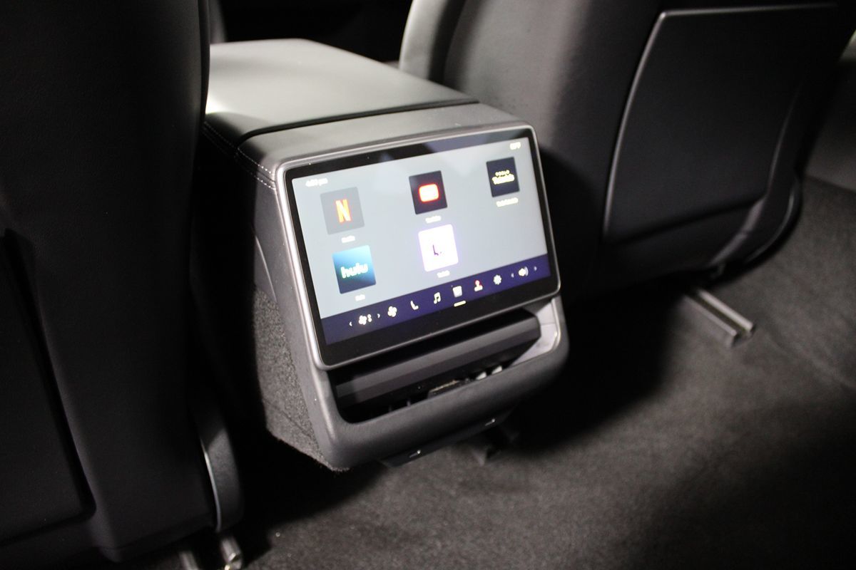 2025 Tesla Model 3 Long Range photo 19