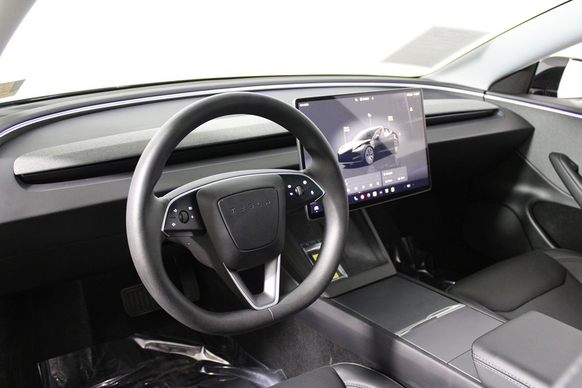 2025 Tesla Model 3 Long Range photo 5