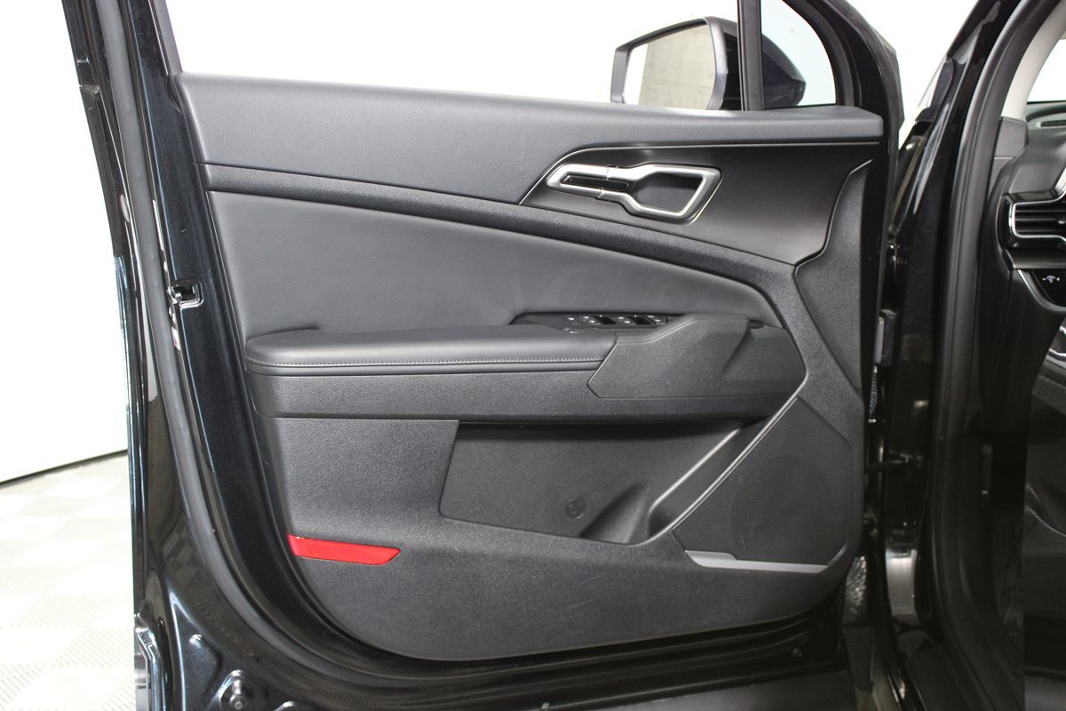 2023 Kia Sportage Hybrid EX photo 2