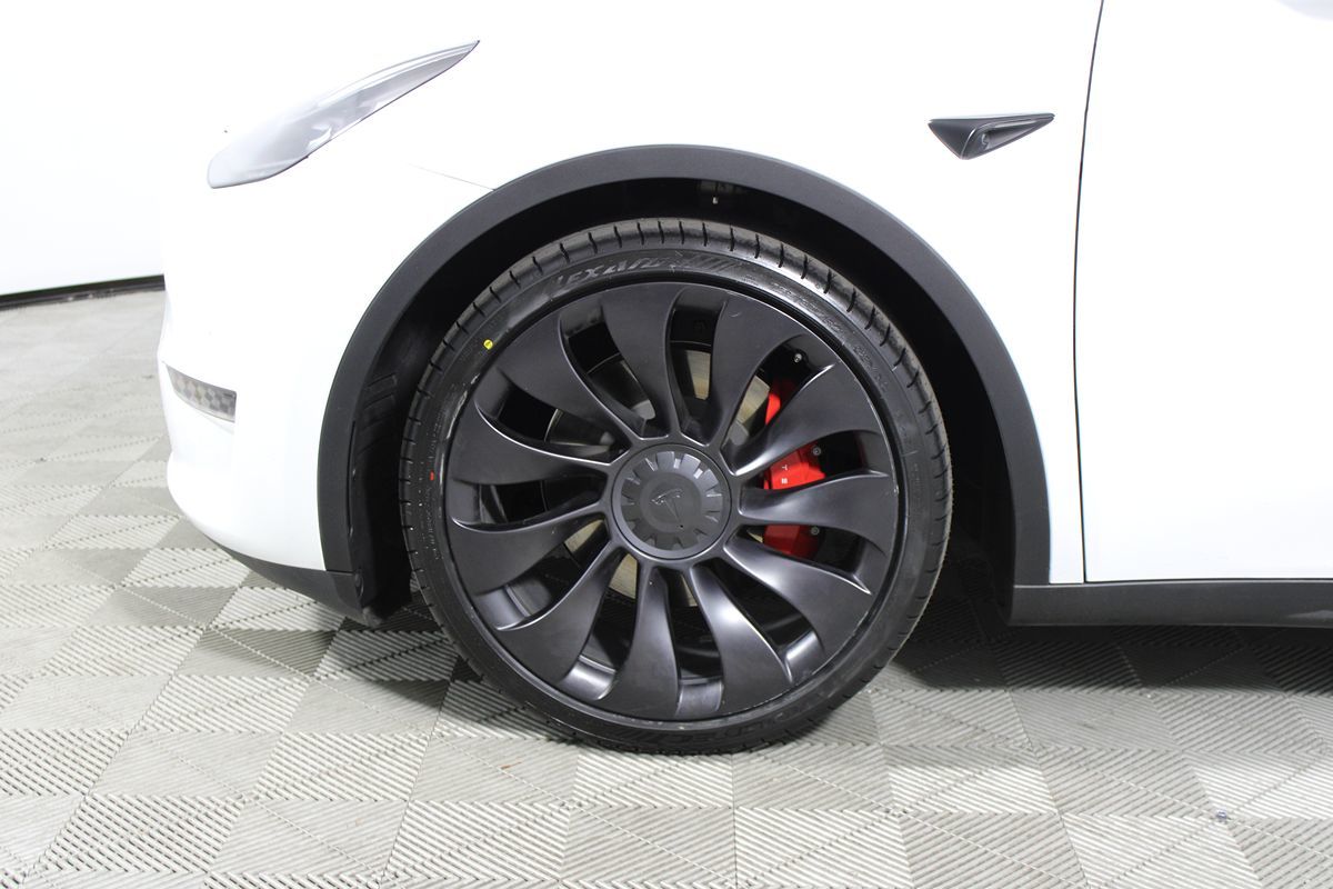 2024 Tesla Model Y Performance photo 4
