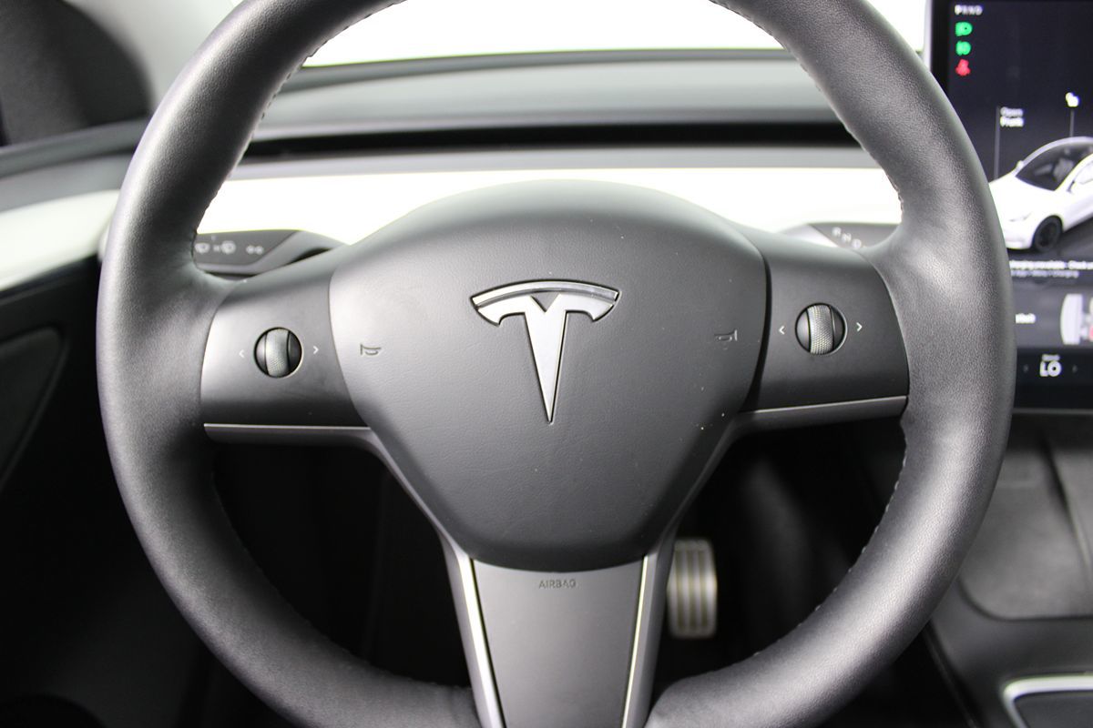 2024 Tesla Model Y Performance photo 5