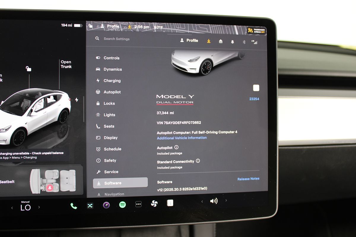 2024 Tesla Model Y Performance photo 11