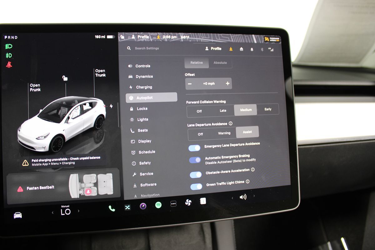 2024 Tesla Model Y Performance photo 12