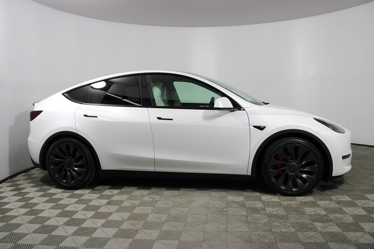 2024 Tesla Model Y Performance photo 13