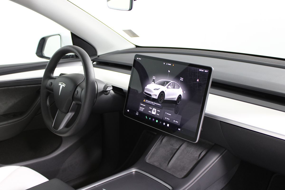 2024 Tesla Model Y Performance photo 16