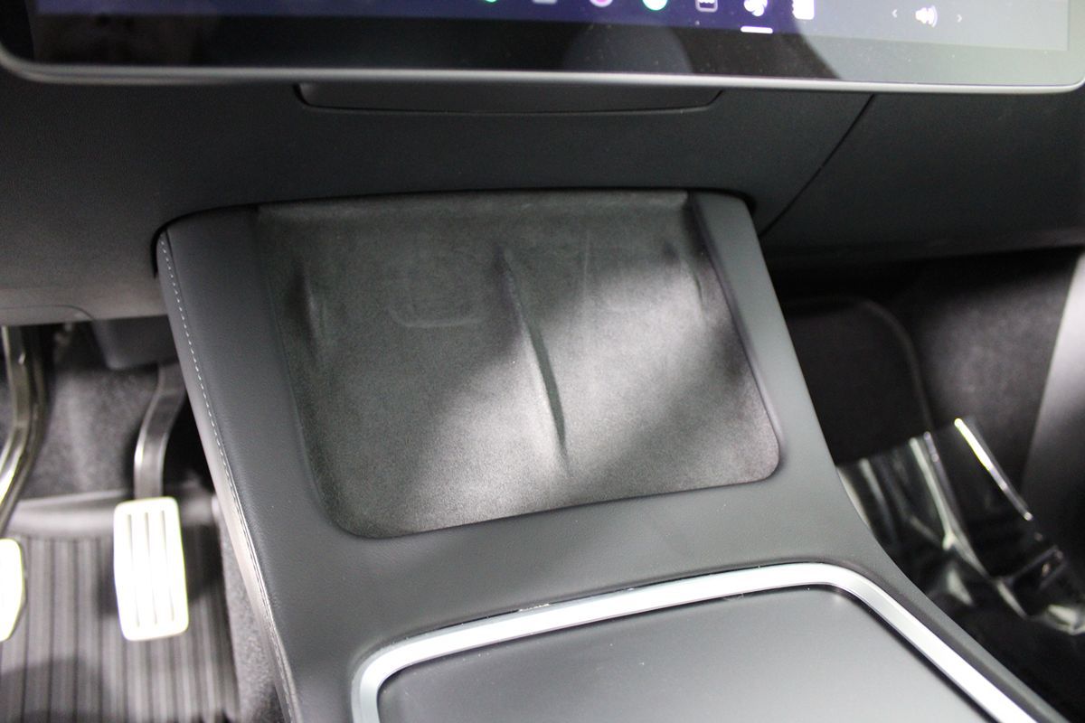 2024 Tesla Model Y Performance photo 24