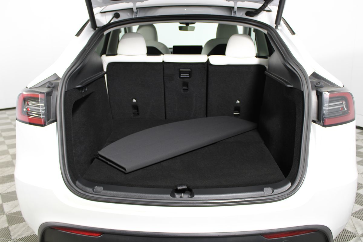 2024 Tesla Model Y Performance photo 26