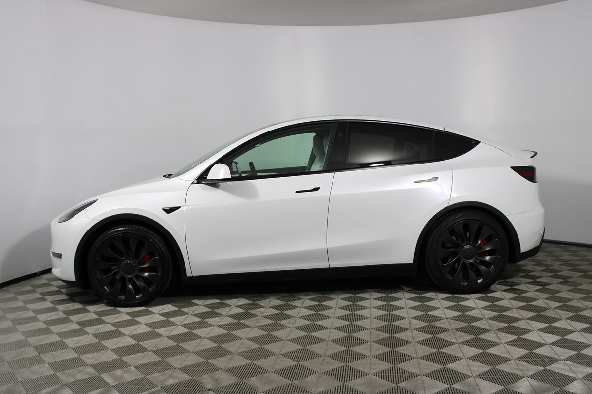 2024 Tesla Model Y Performance photo 30