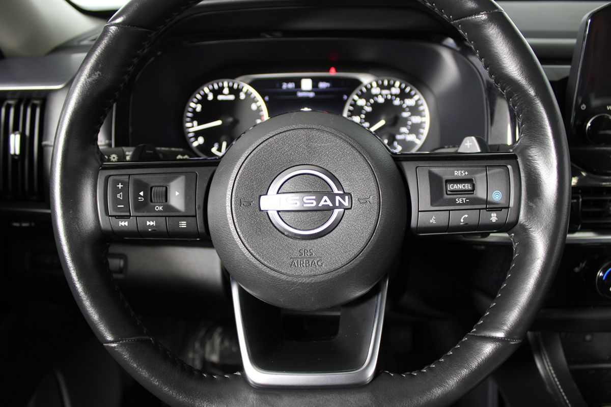 2023 Nissan Pathfinder SL photo 4