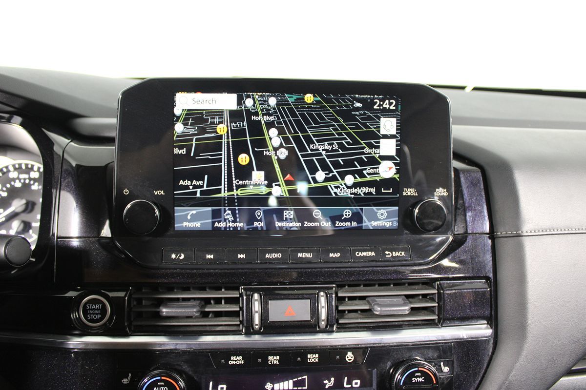 2023 Nissan Pathfinder SL photo 7
