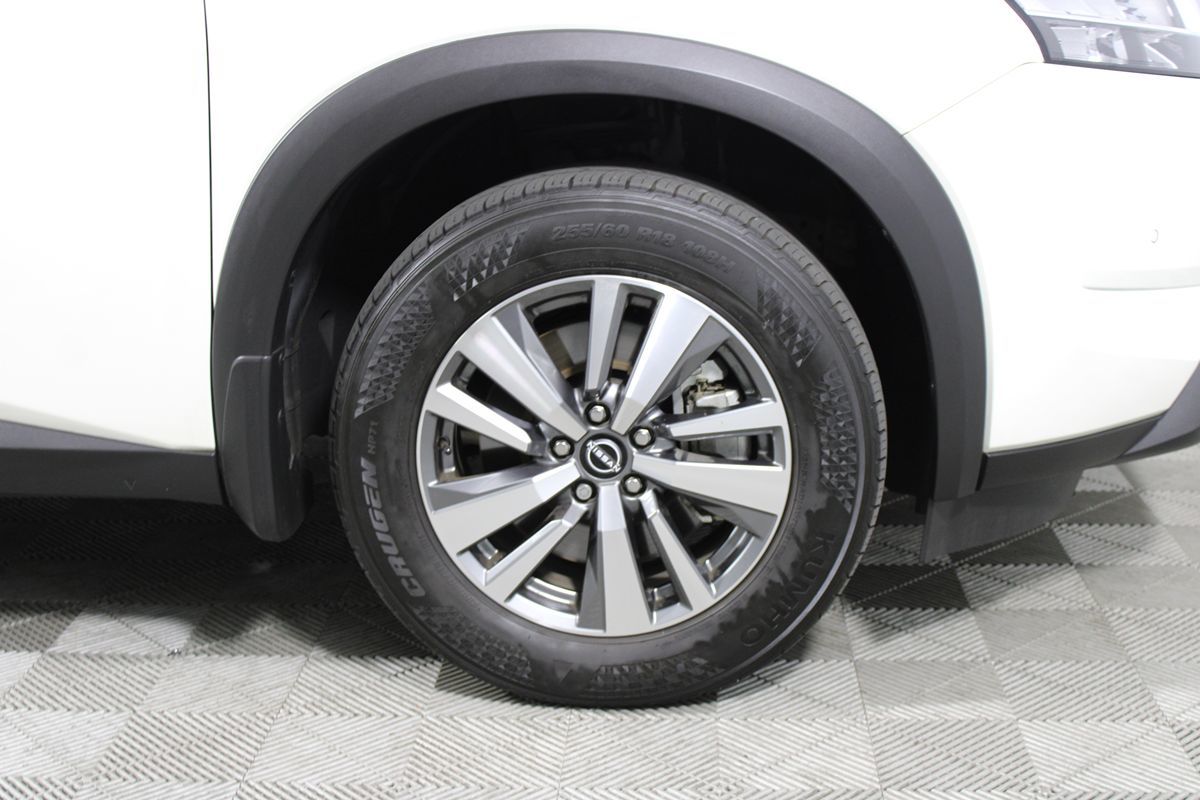 2023 Nissan Pathfinder SL photo 14