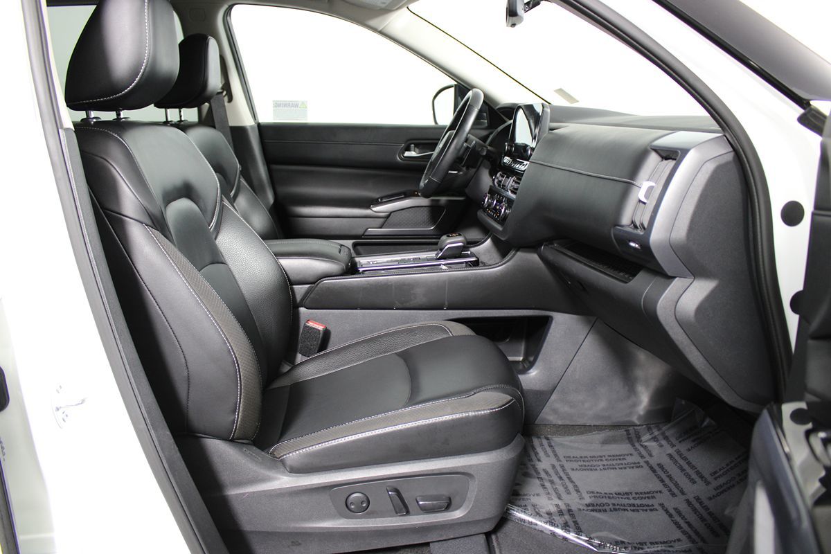 2023 Nissan Pathfinder SL photo 15