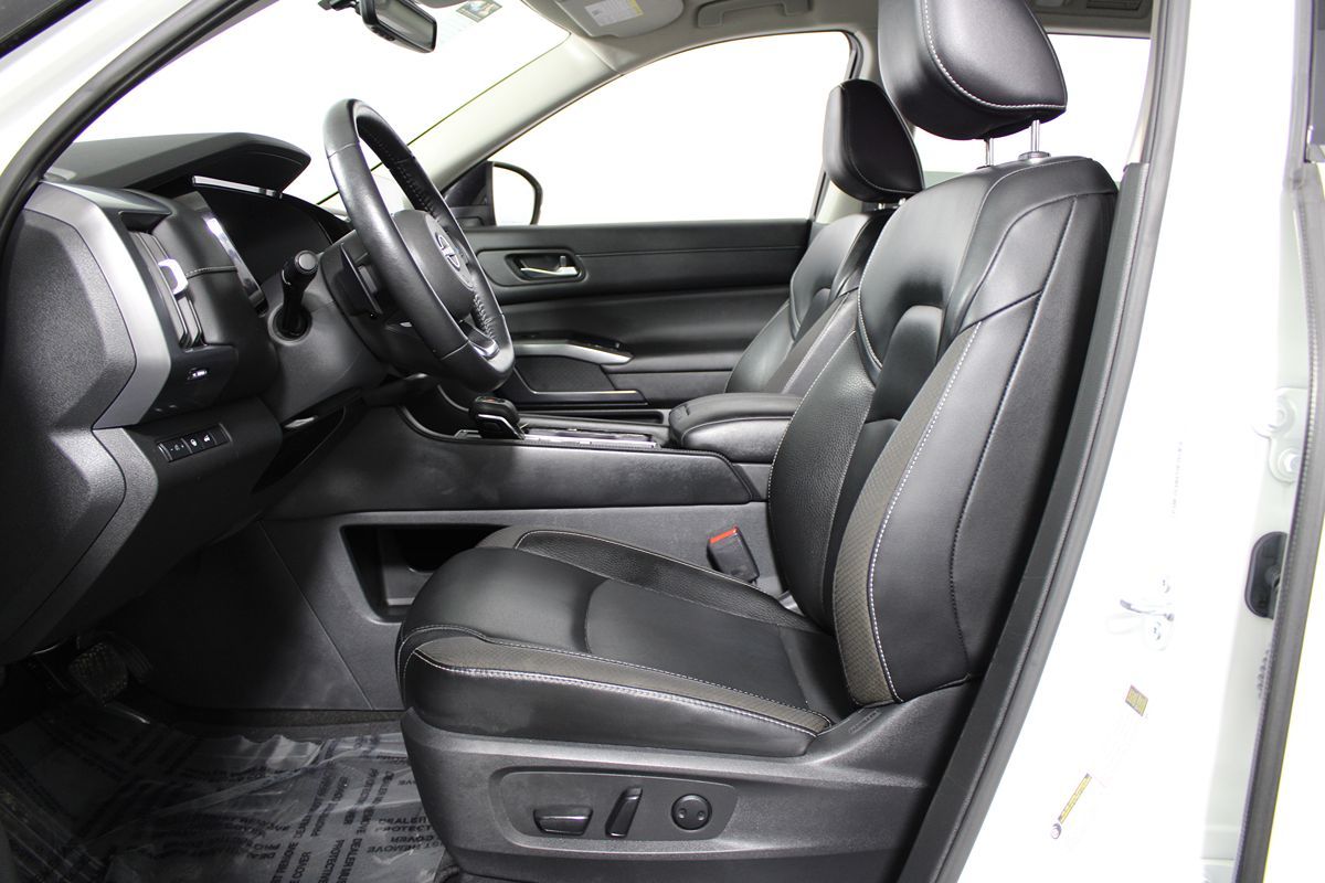 2023 Nissan Pathfinder SL photo 23