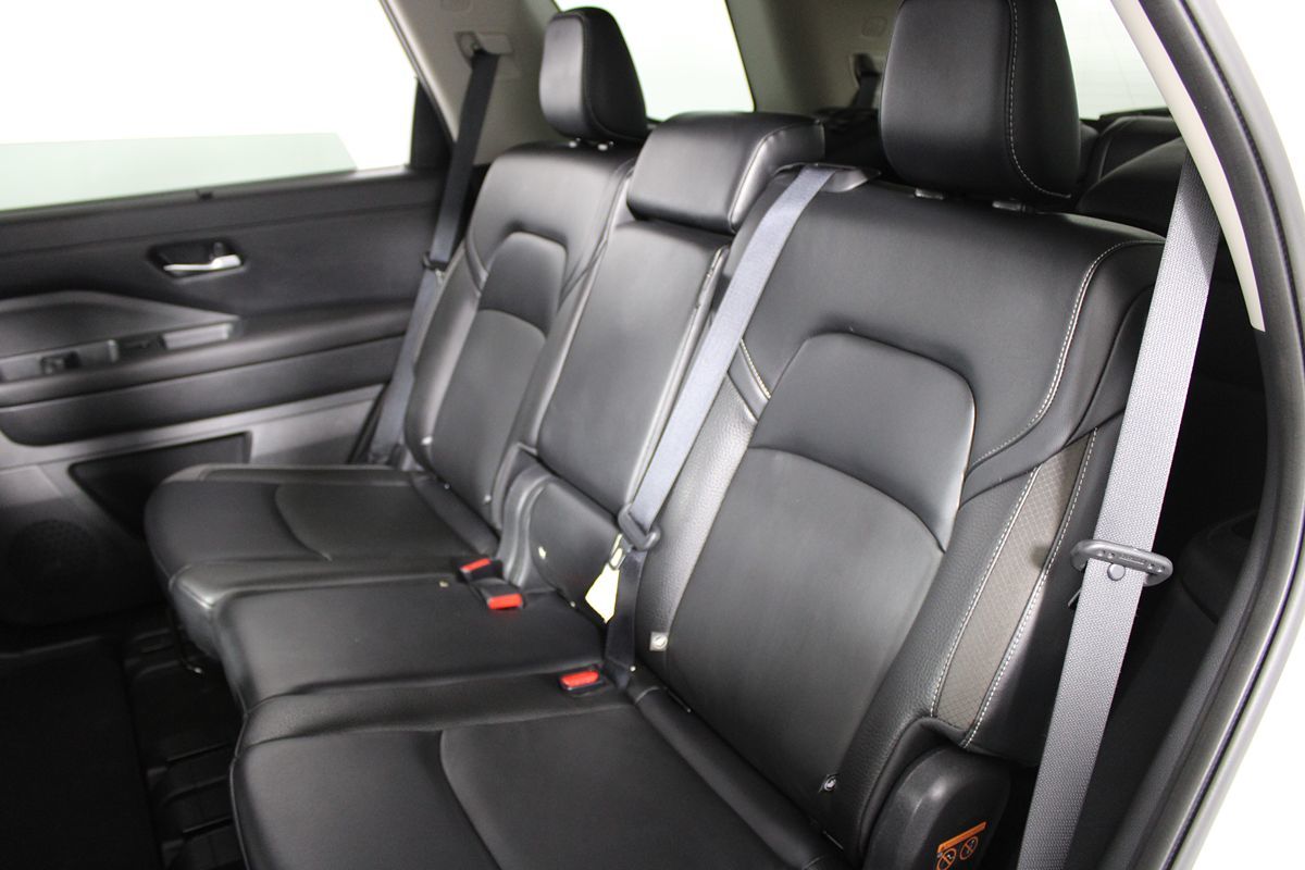 2023 Nissan Pathfinder SL photo 24