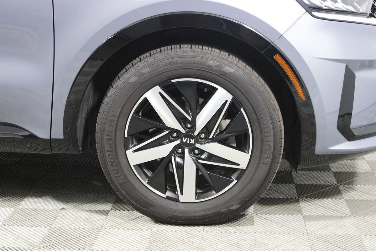 2021 Kia Sorento S photo 16