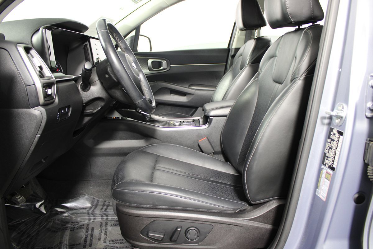 2021 Kia Sorento S photo 22
