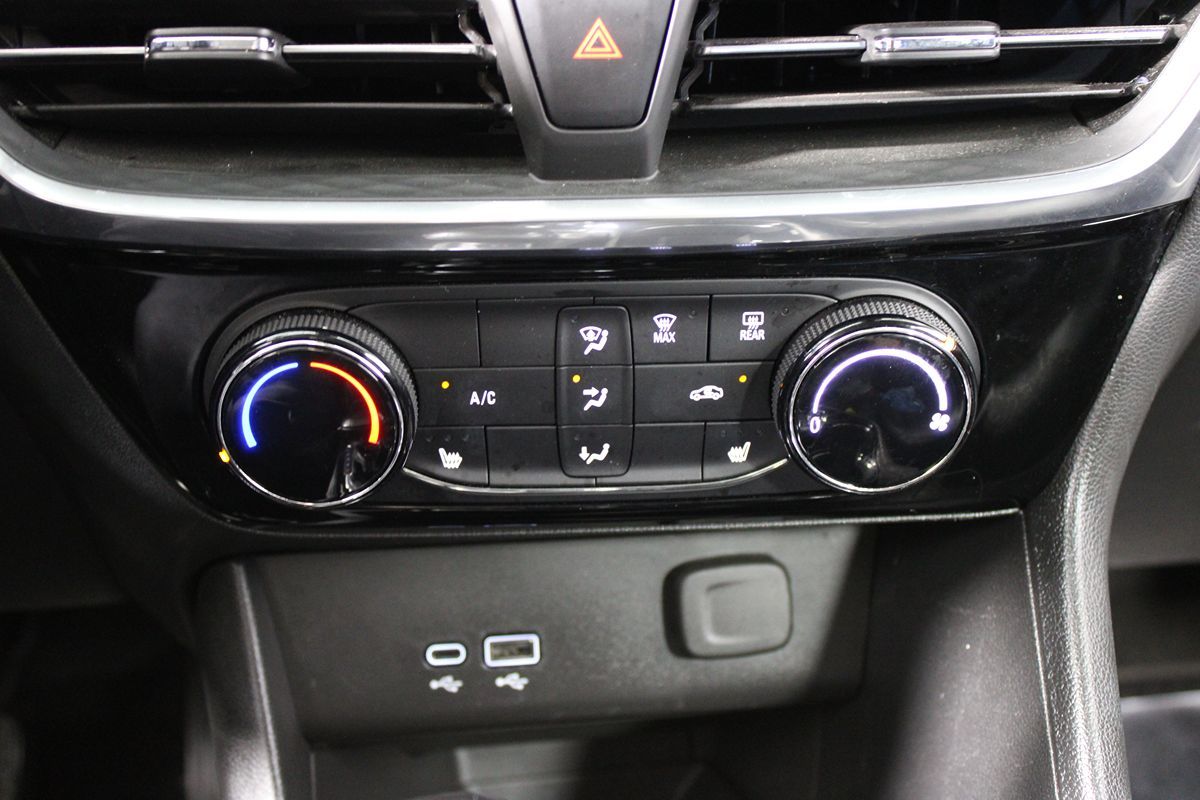 2024 Buick Encore GX Sport Touring photo 16