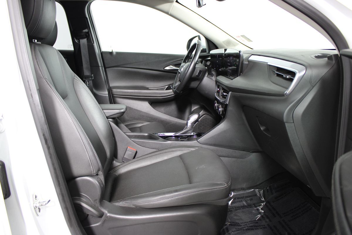 2024 Buick Encore GX Sport Touring photo 9