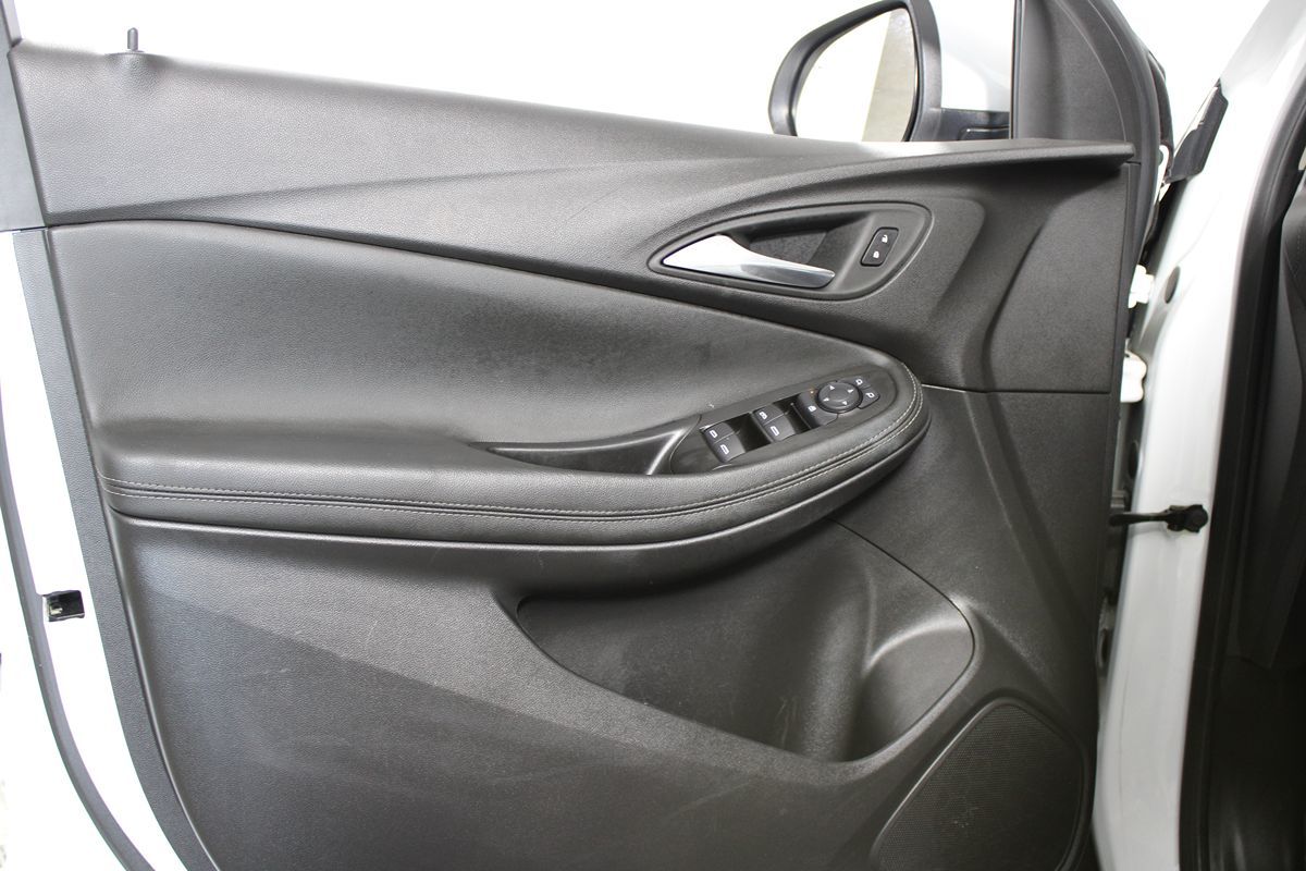 2024 Buick Encore GX Sport Touring photo 5