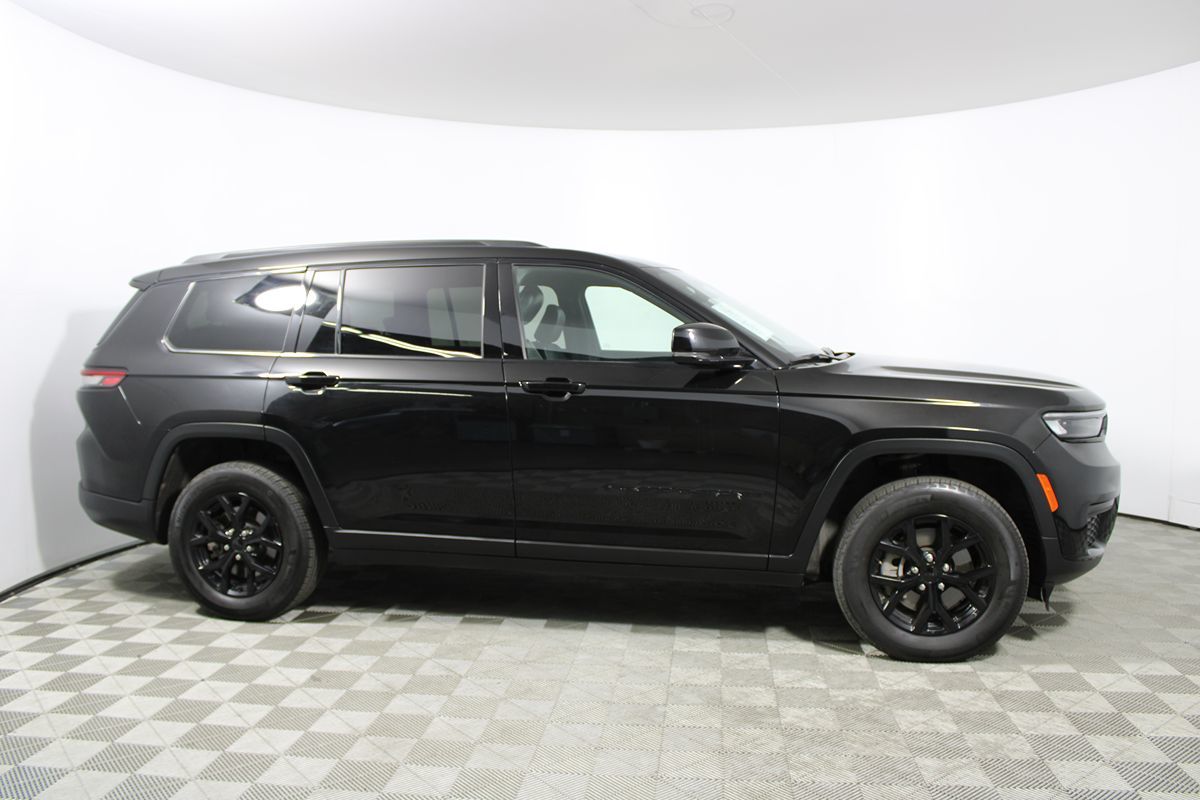 Sold 2024 Jeep Grand Cherokee L Altitude in Montclair