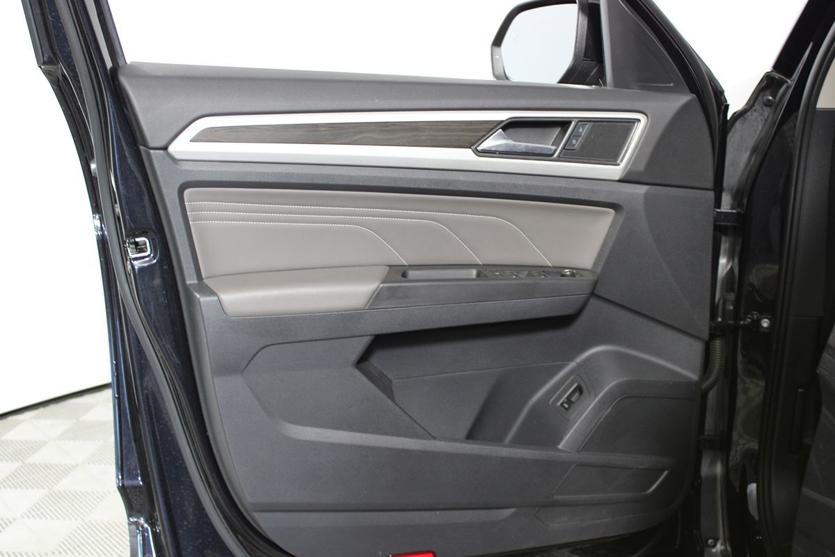 2023 Volkswagen Atlas V6 SE Technology photo 29