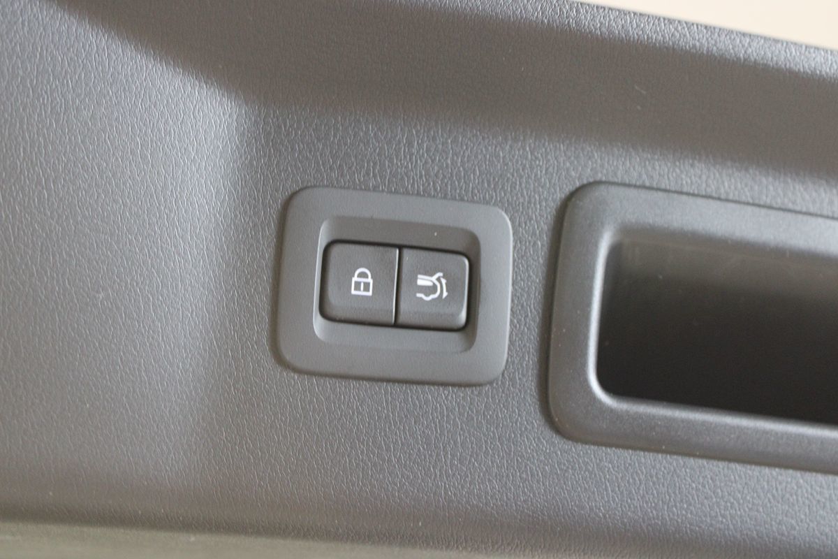 2025 Mazda CX-90 Preferred photo 37