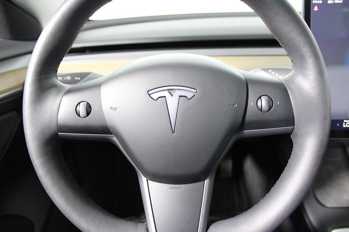 2021 Tesla Model 3 Long Range photo 3